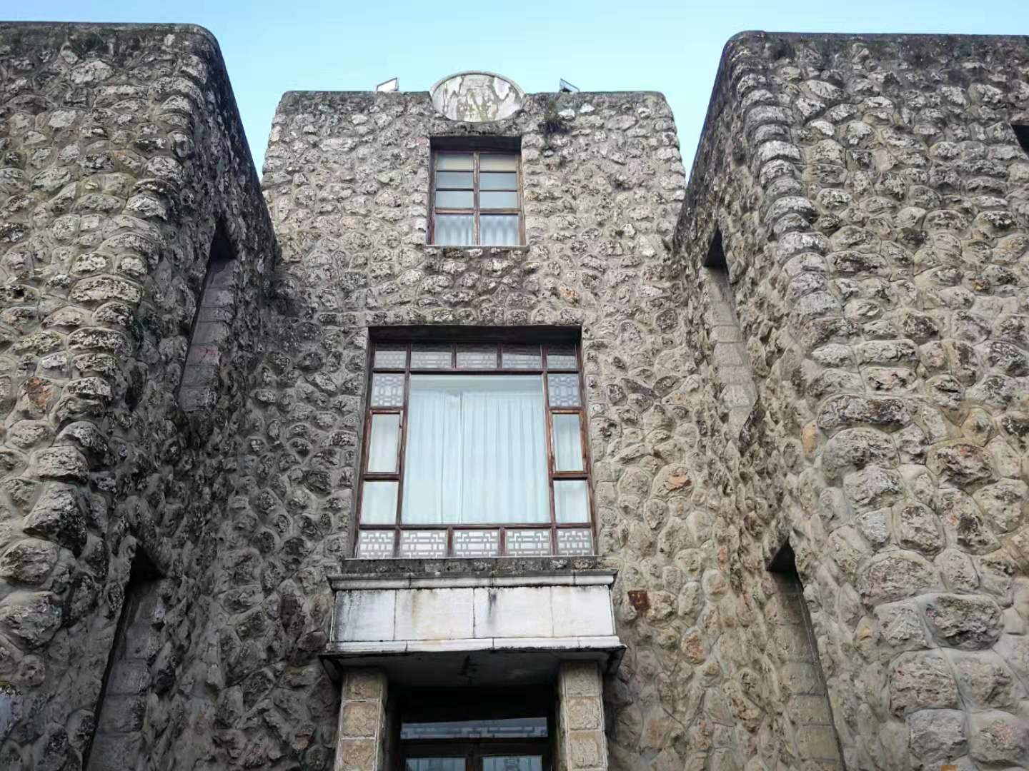 庾澄庆滇池边,滇池畔庾家花园