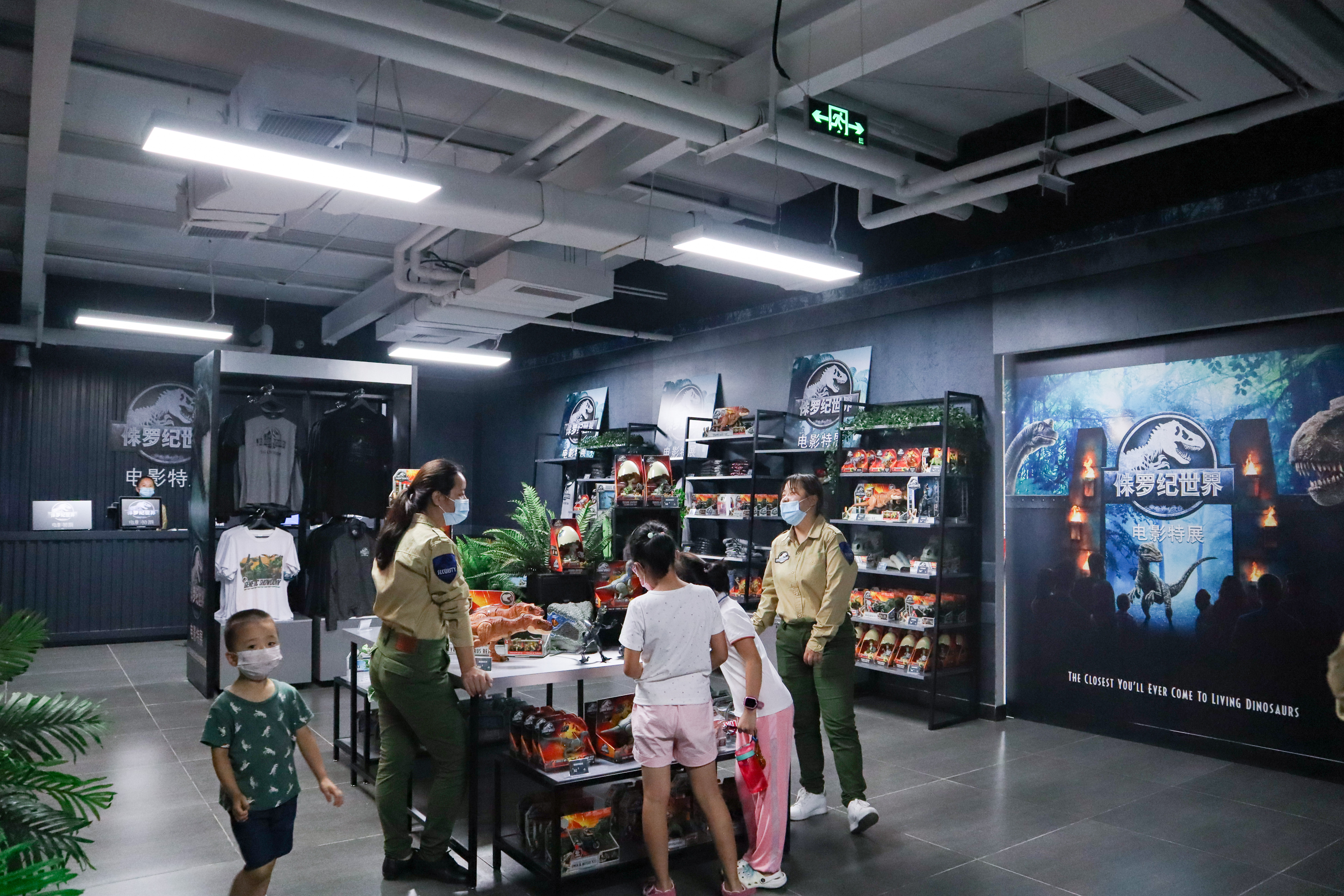 来到侏罗纪公园遇到超真实的恐龙,侏罗纪公园恐龙大探秘