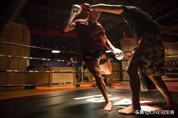 斩杀艾龙的重量级猛兽，坦克式进攻无人可挡