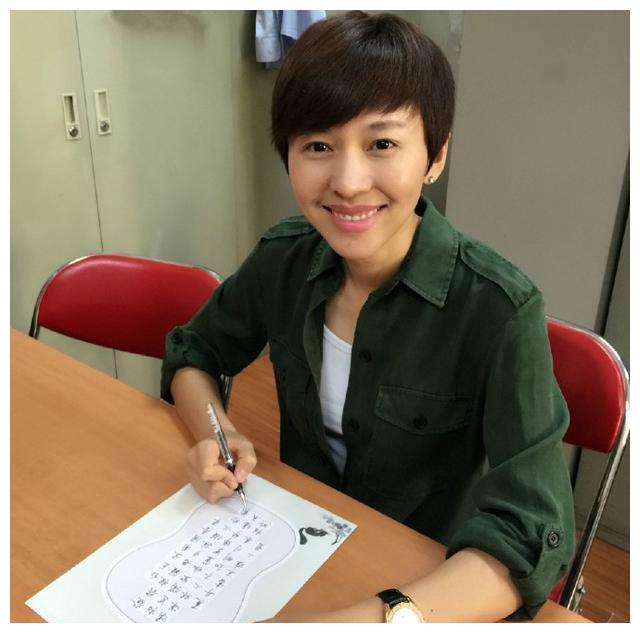 央视主持人欧阳夏丹婚姻状况,央视名嘴欧阳夏丹近来工作情况