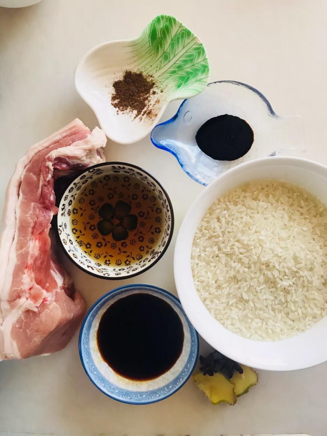 五花肉和米饭一起做最好吃,五花肉懒人做米饭的方法