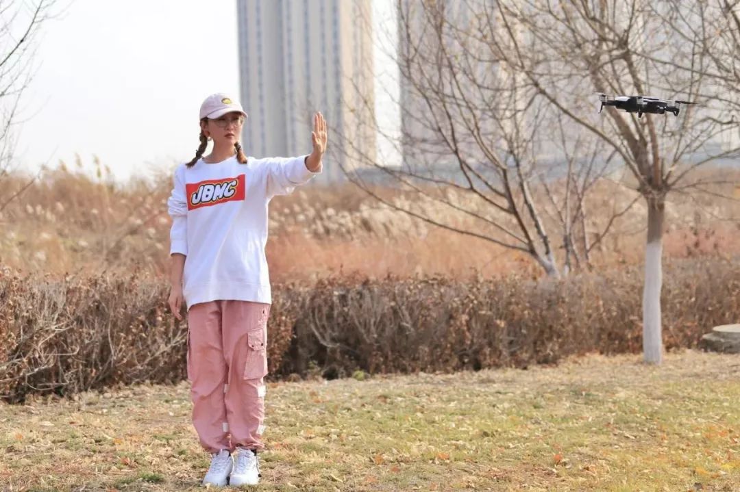 大疆“御”MavicAir，你见过可以塞进口袋的随行无人机吗？