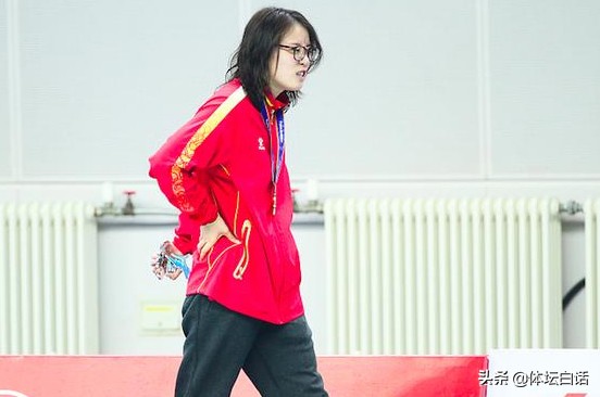 女足名将曝辛酸史：痛经吃4片止疼药大战日本队，赛后裤子全是血