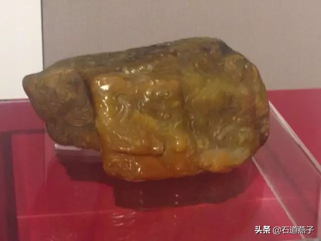 天价田黄石拍出史上最贵价格,田黄石每克3万真假田黄