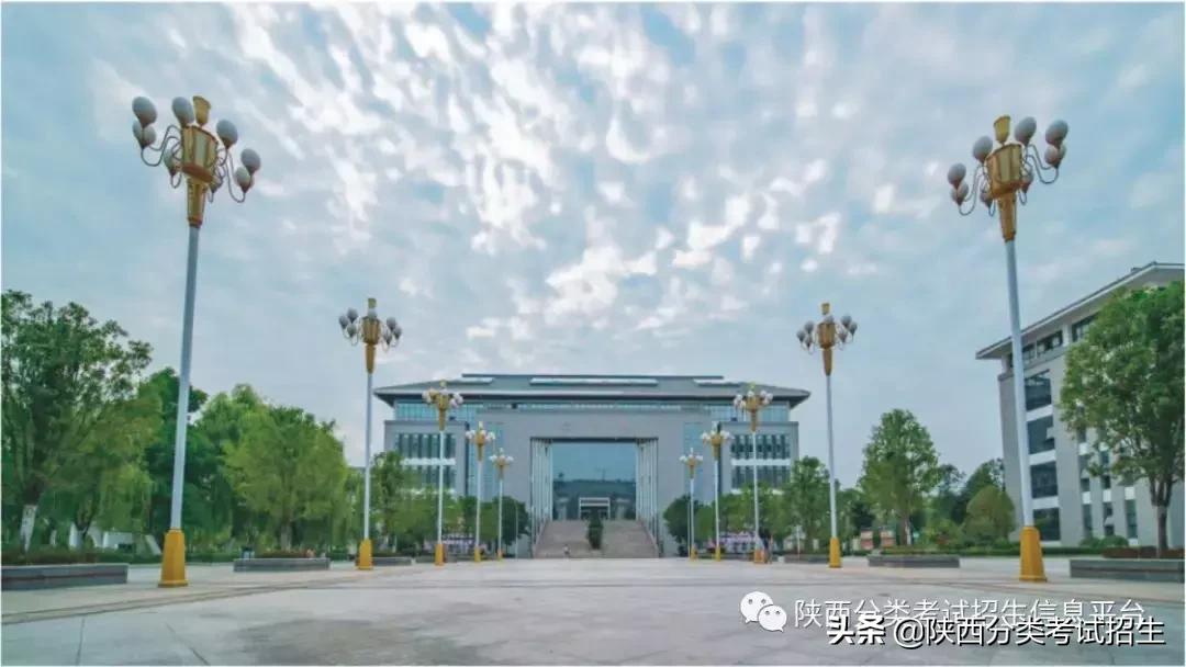 汉中职业技术学院招生名单,汉中职业技术学院招生简章封面