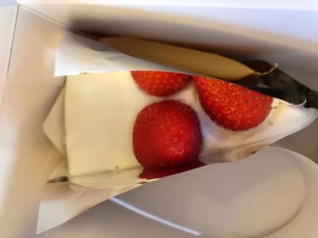 一碰就塌，禁止拍照：这家网红蛋糕店没有少女心