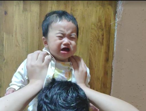 宝宝添加辅食后过敏怎么表现,宝宝添加辅食后便秘说让多喝水