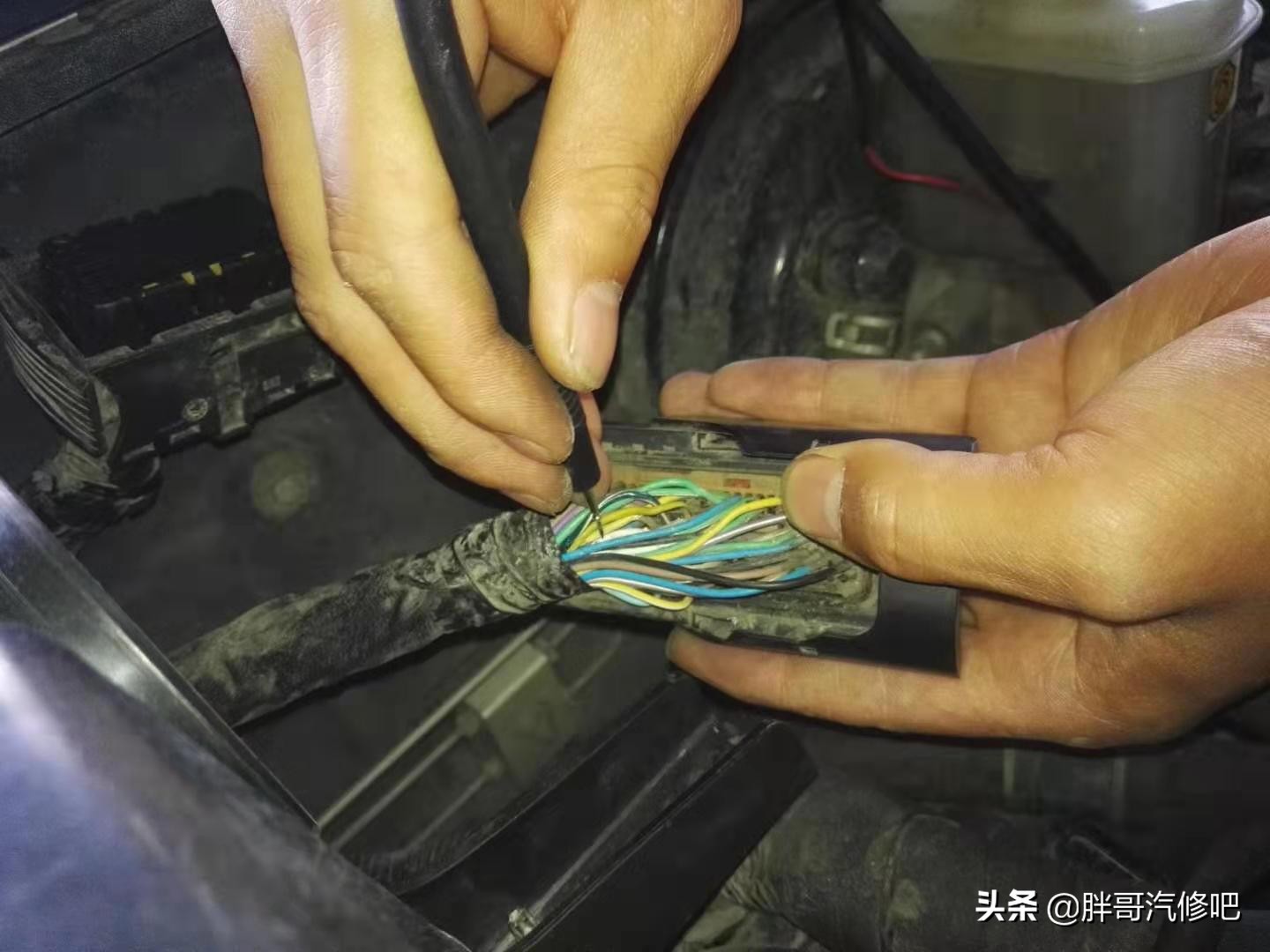 燃油过稀故障码,面包车混合气过稀发动机亮黄灯