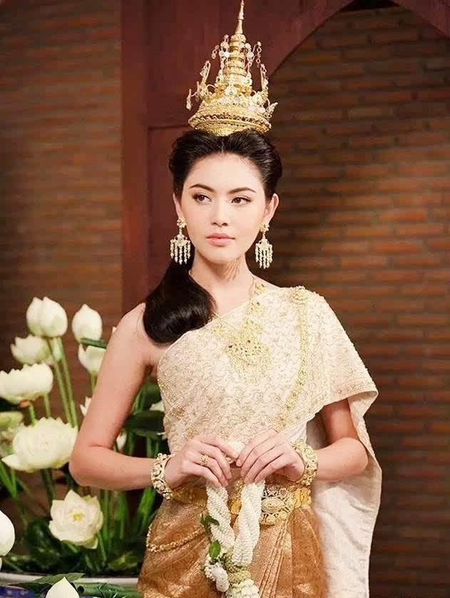 一定要试试的绝美泰国服饰,泰国女明星传统服饰