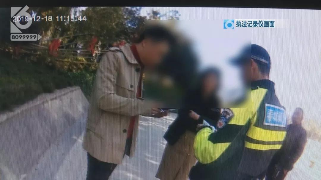 这波操作太上头！别人开业送花篮法拉利大哥开业送驾照