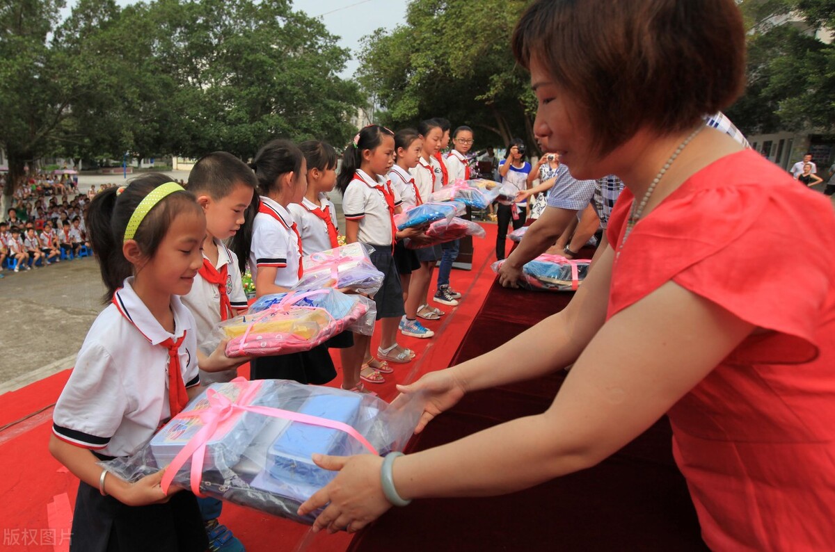 国学培训收手机骗局,国学机赚钱吗
