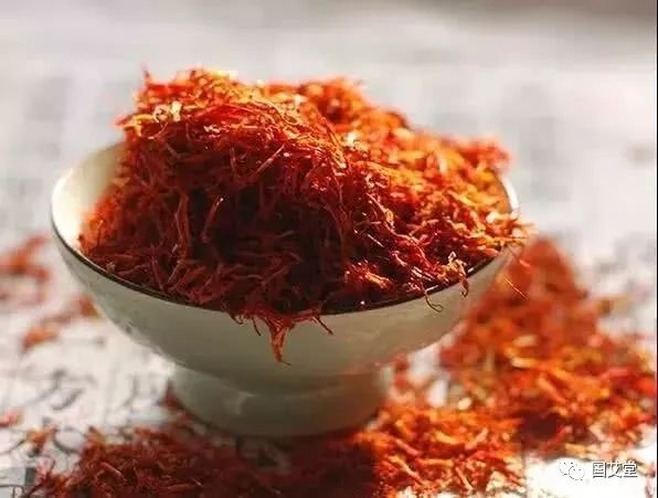 睡前泡脚是防脚寒的养生妙方,人泡脚的养生方法