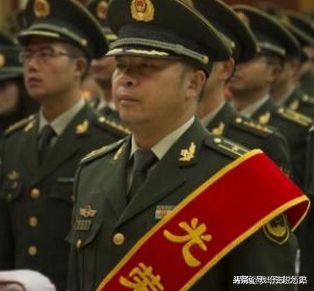 部队军长属于什么公务员级别,部队军长转业到地方是公务员吗