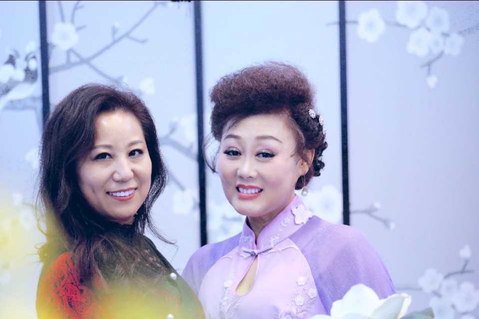 旗袍与家具,当古典家具遇上旗袍