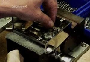 锁有没有可能自己锁上,锁打开了怎么锁上