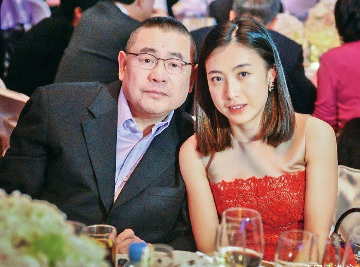 刘銮雄拍卖珍藏110瓶酒,刘銮雄拍卖76只爱马仕