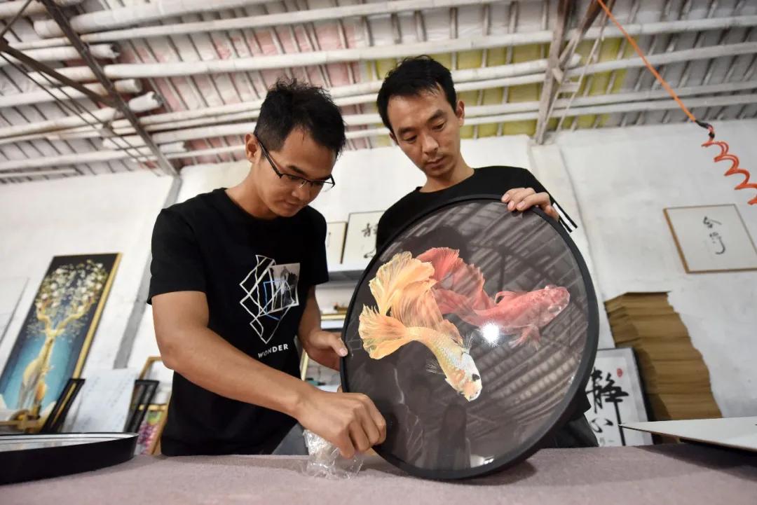 邯郸肥乡：小伙网店卖画月销售10万块