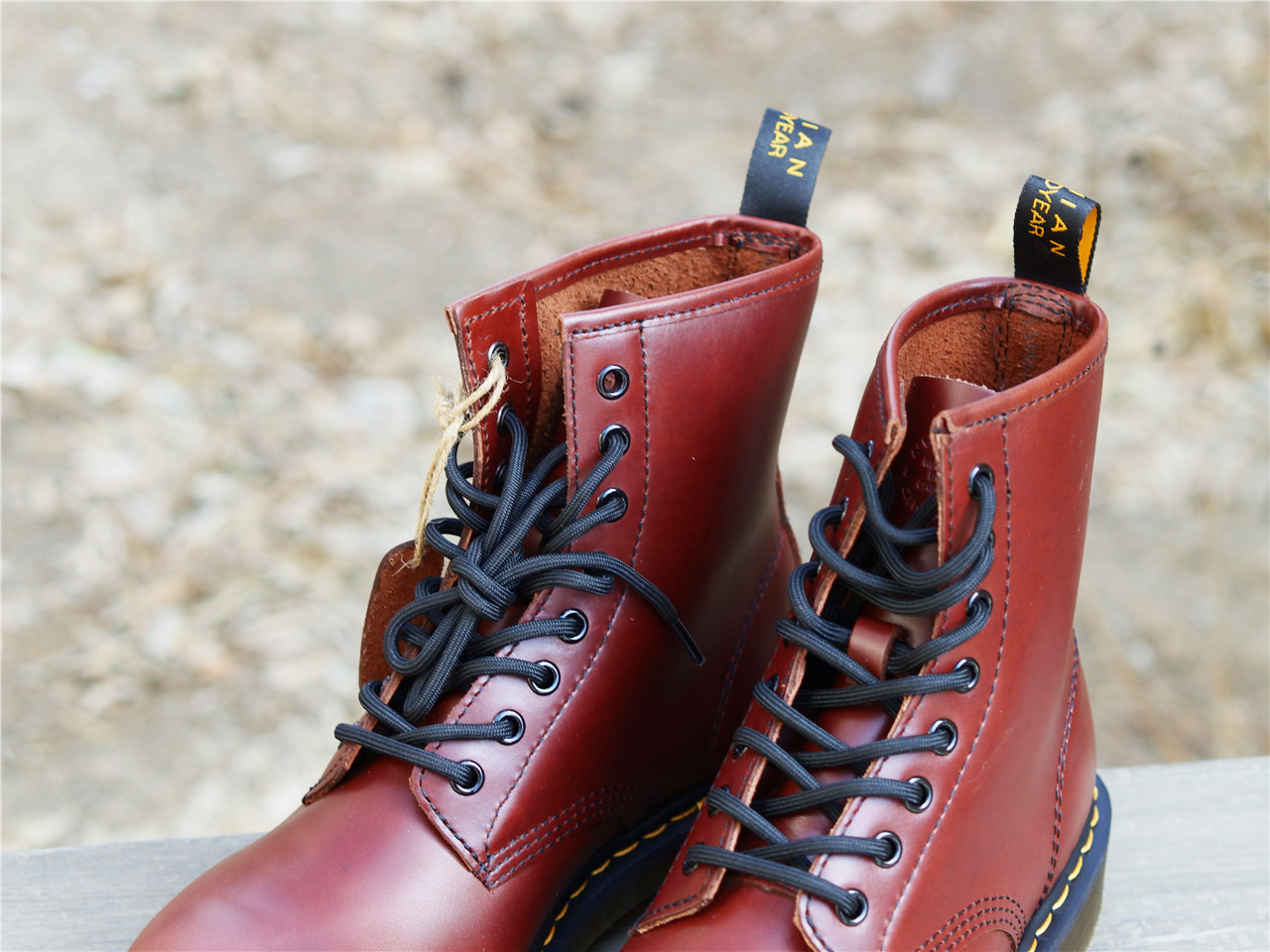 冬季马丁靴酷帅穿搭,新款口袋马丁靴简单大气舒适百搭