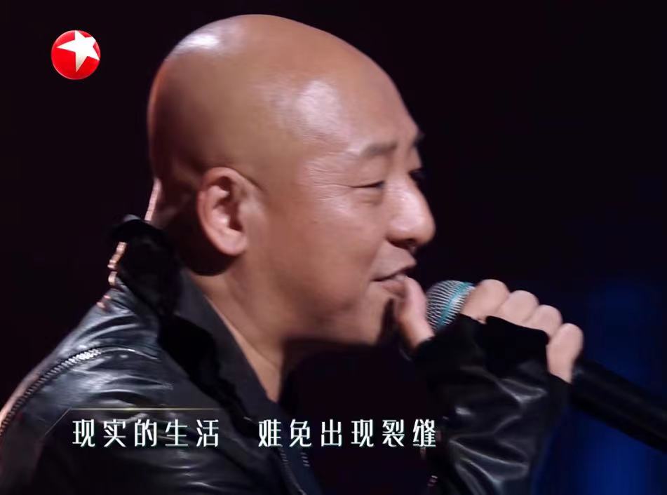 追光吧哥哥周晓鸥出场,追光吧哥哥尼坤与周晓鸥初次见面