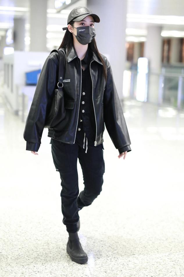 夏天穿这4种配色高级又气质,穿来穿去还是简约温柔的气质