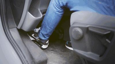 学车怎样踩离合有诀窍吗,学车踩离合技巧图解