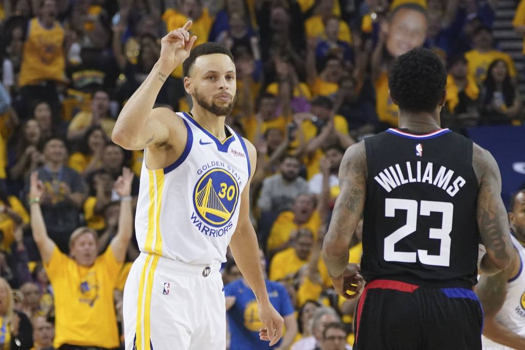 疯狗贝弗利防守杜兰特,贝弗利挑衅詹姆斯惨遭无视