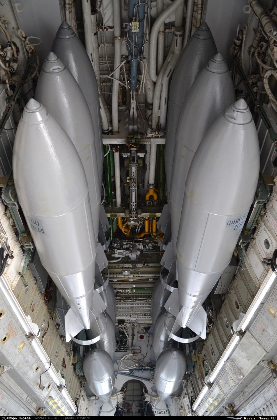 中美俄轰炸机内部弹仓,中美俄轰炸机视频