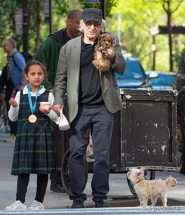 被天价离婚抚养费拖垮，老戏骨罗伯特·德尼罗狂拍戏只为赚钱？