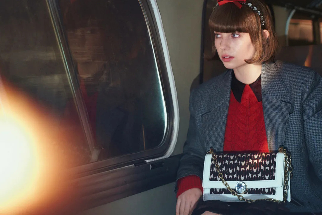 女生头上戴的小饰品叫啥,适合女朋友的头上饰品