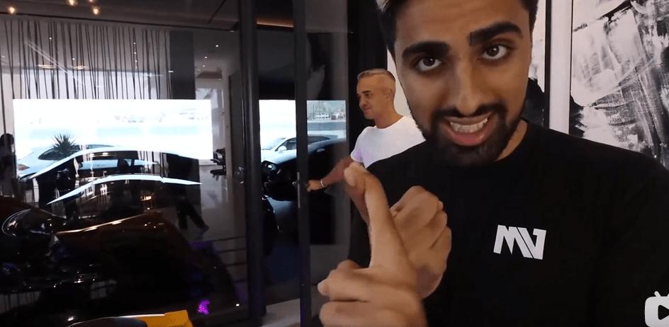 迪拜男子奋斗十年买下劳斯莱斯,迪拜小伙卖掉劳斯莱斯买法拉利