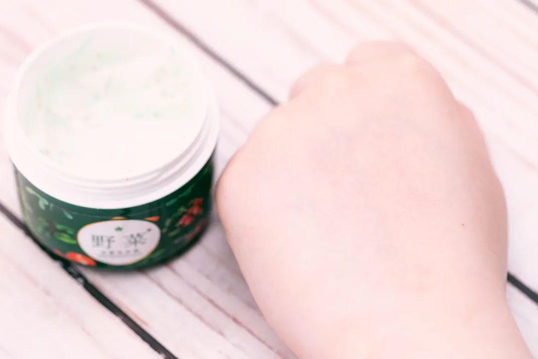 黑头疯长,口罩一摘吓死人?用它揉一揉,毛孔垃圾全吸走