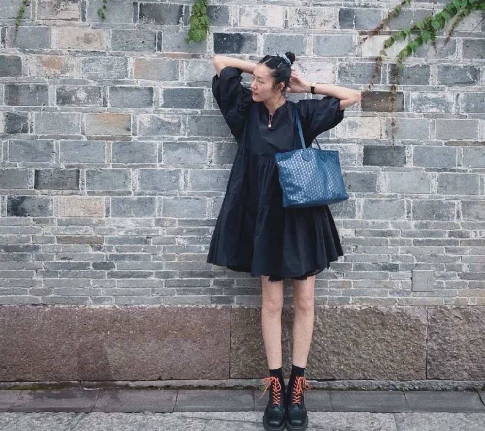 脸圆肩宽个子矮怎么穿搭,脸大骨架大的女生怎么穿搭