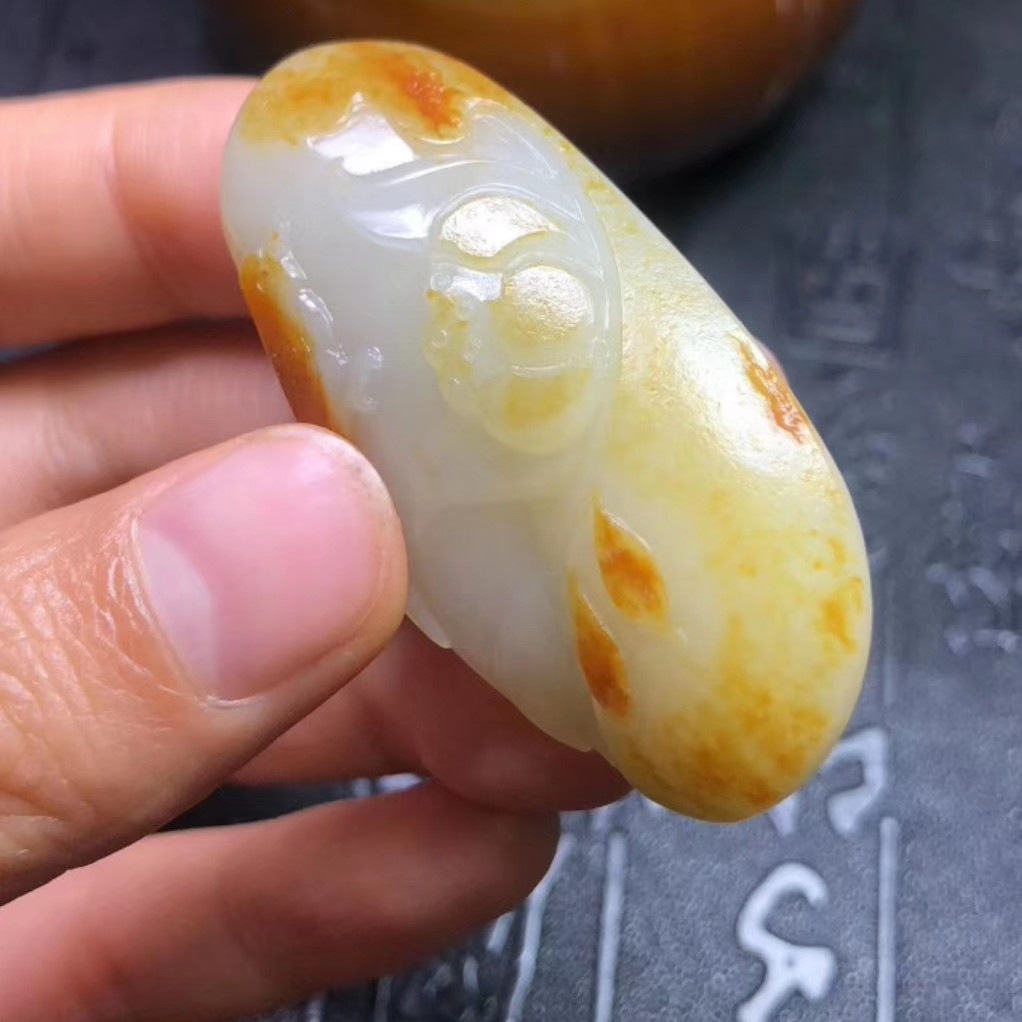 和田玉籽料抹油会变色吗,和田玉怎么把玩才会油