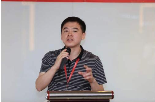 母亲借他3万元创业,如今赚得600亿身家,这位北大学子不简单