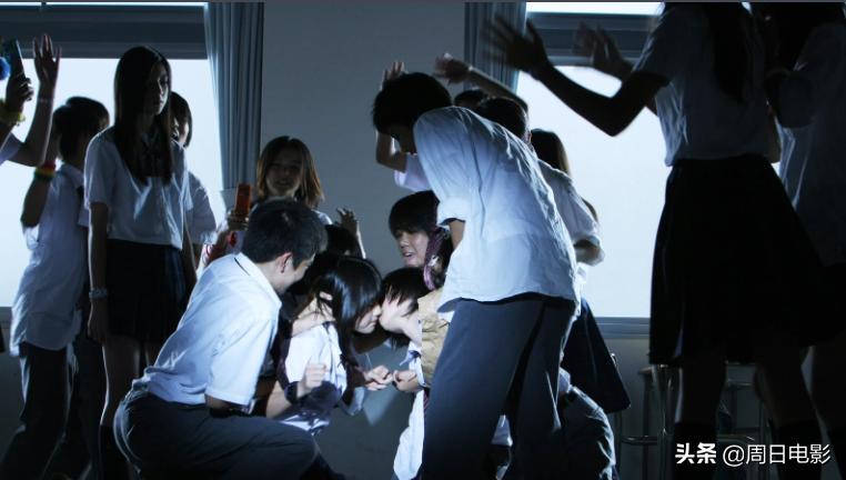 女儿被校园霸凌父亲报仇告上法庭,女儿遭校园暴力母亲进校报仇