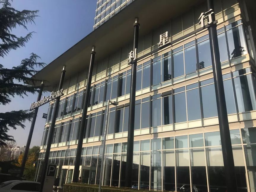 奔驰新车上市大概多久4s店会有货,奔驰4s店是否有现车卖