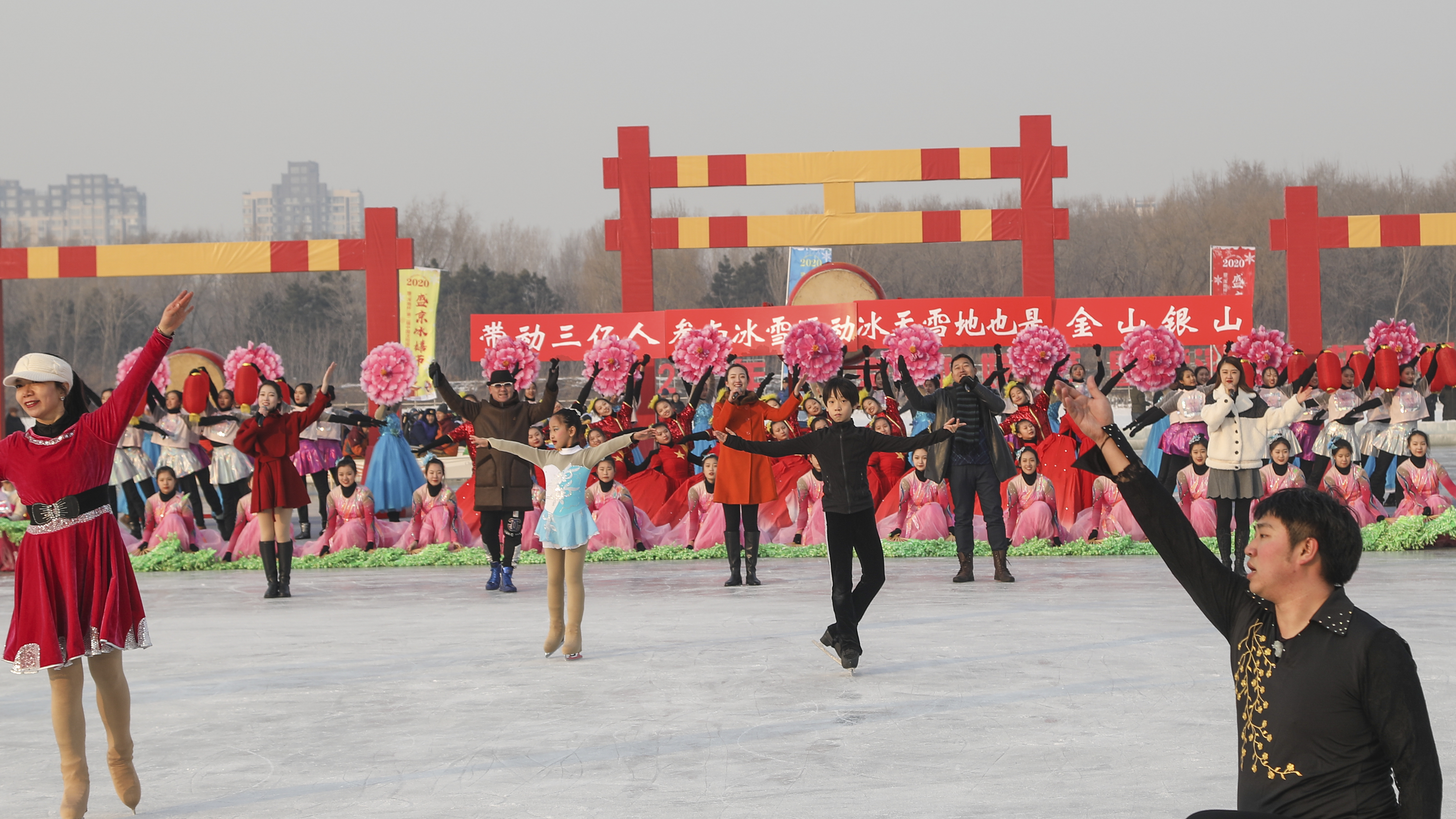 中国沈阳冰龙舟大赛开赛,沈阳第十四届国际龙舟邀请赛