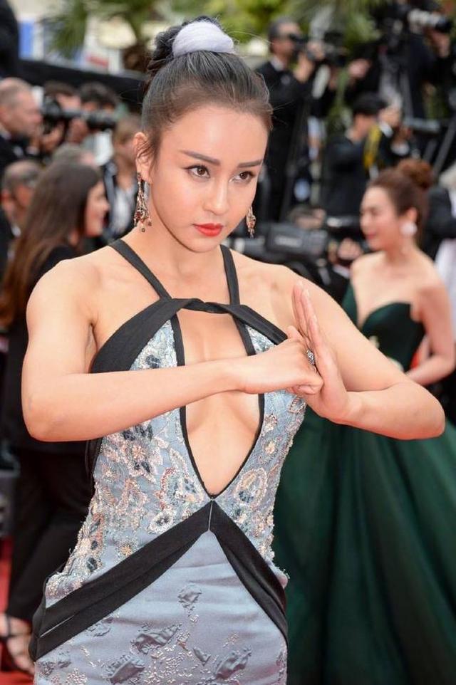 戛纳红毯邀请函千惠,戛纳电影节红毯是否邀请