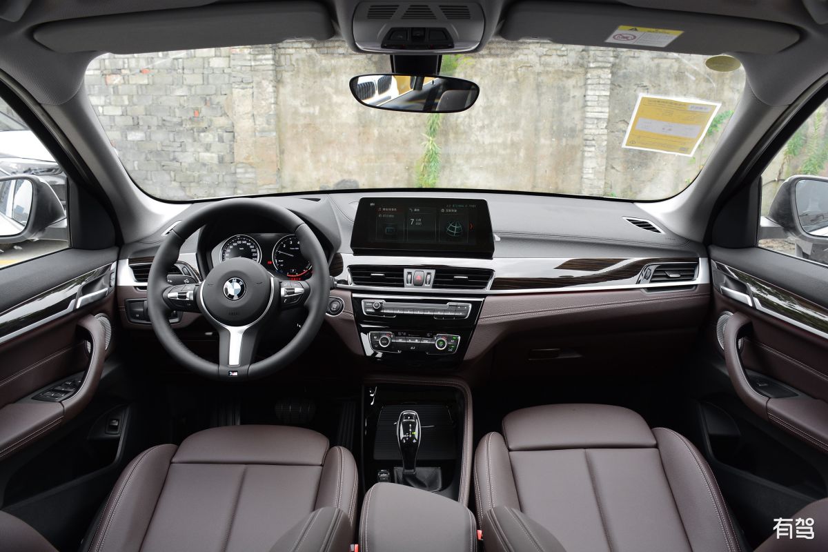 新款宝马x1三缸车主真实感受,2013款宝马x1四缸2.0t值得买吗