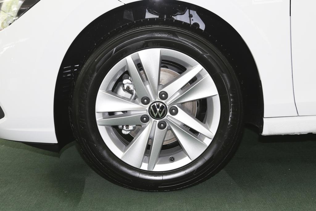 高尔夫动力强还是轩逸动力强,高尔夫高低功率加速对比