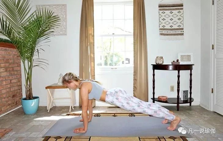 想学倒立，又不知道从哪下手练习？5个基础动作，坚持一个月试试