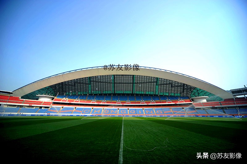 重庆奥体中心体育场容纳多少人,重庆奥体中心体育场图