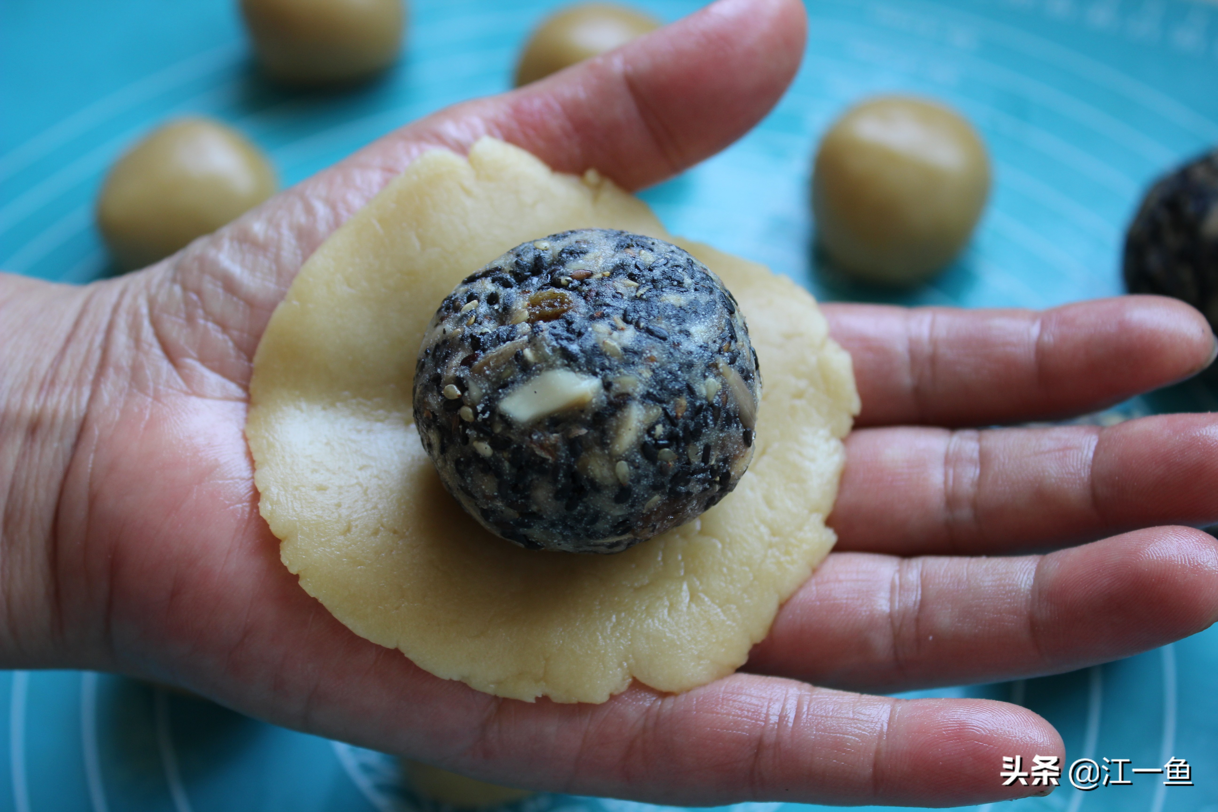 传统香酥脆皮五仁月饼的制作,正宗广式五仁月饼馅料配方和制作