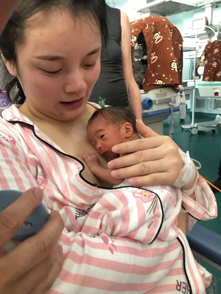关于母乳喂养的感人故事,母乳喂养的感人事件