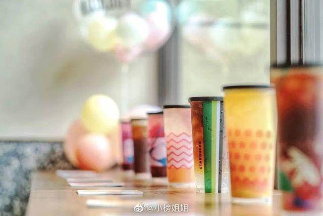 现在喝星巴克，基本靠*诱色**！“玩味冰调”，你敢尝试吗？
