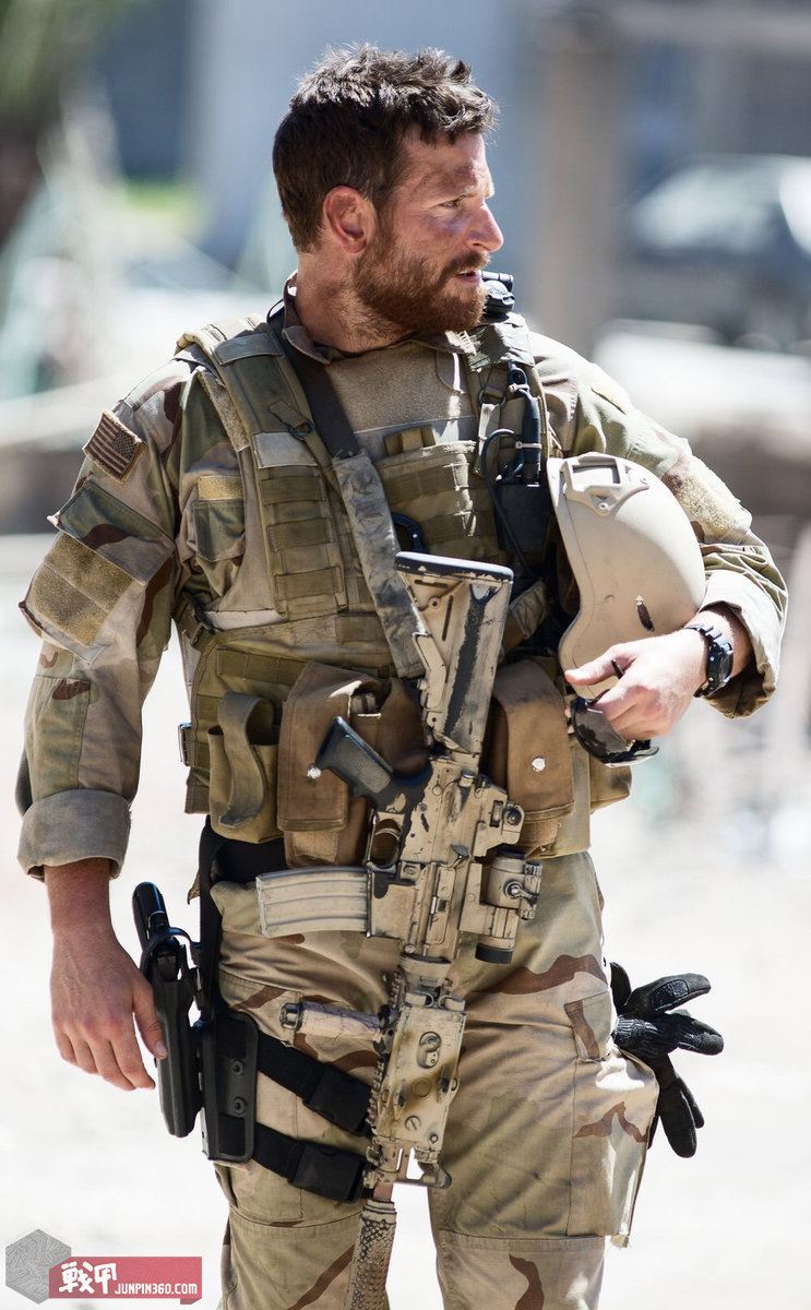 向克里斯凯尔致敬美国传奇狙击手,美国狙击手克里斯凯尔身高