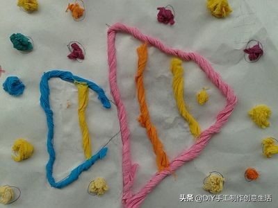 用圆纸片手工制作圣诞贴画,幼儿园大班碎纸片大树贴画