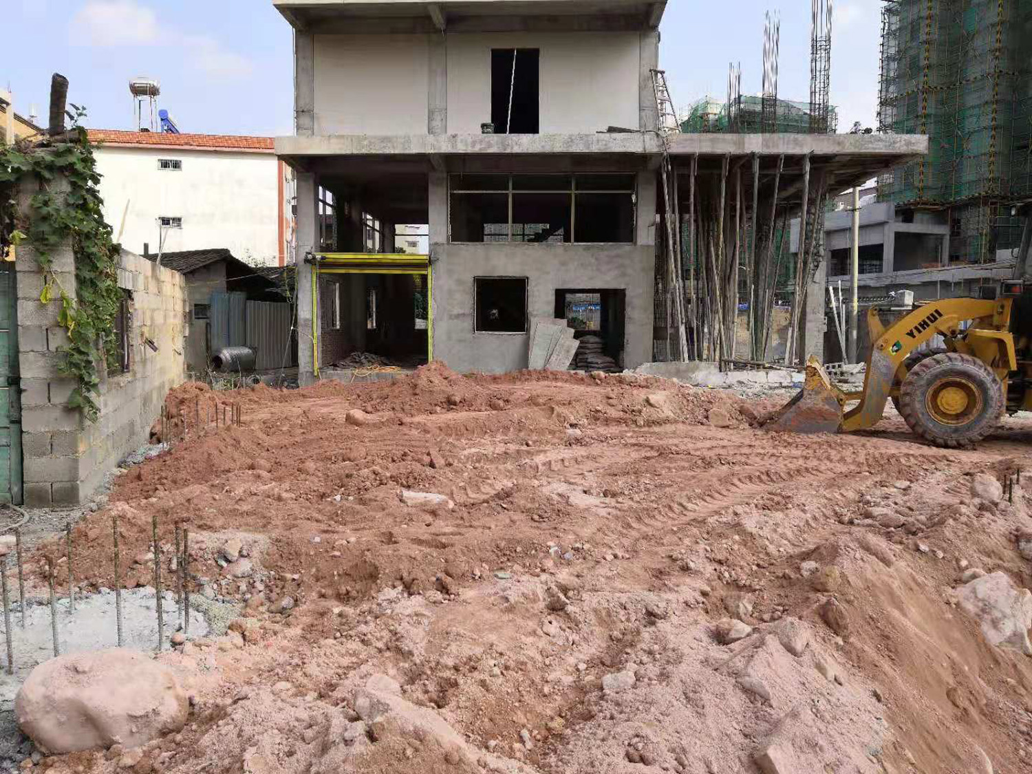 14*14宅基地自建房商铺设计,宽14米深18米怎样设计商铺