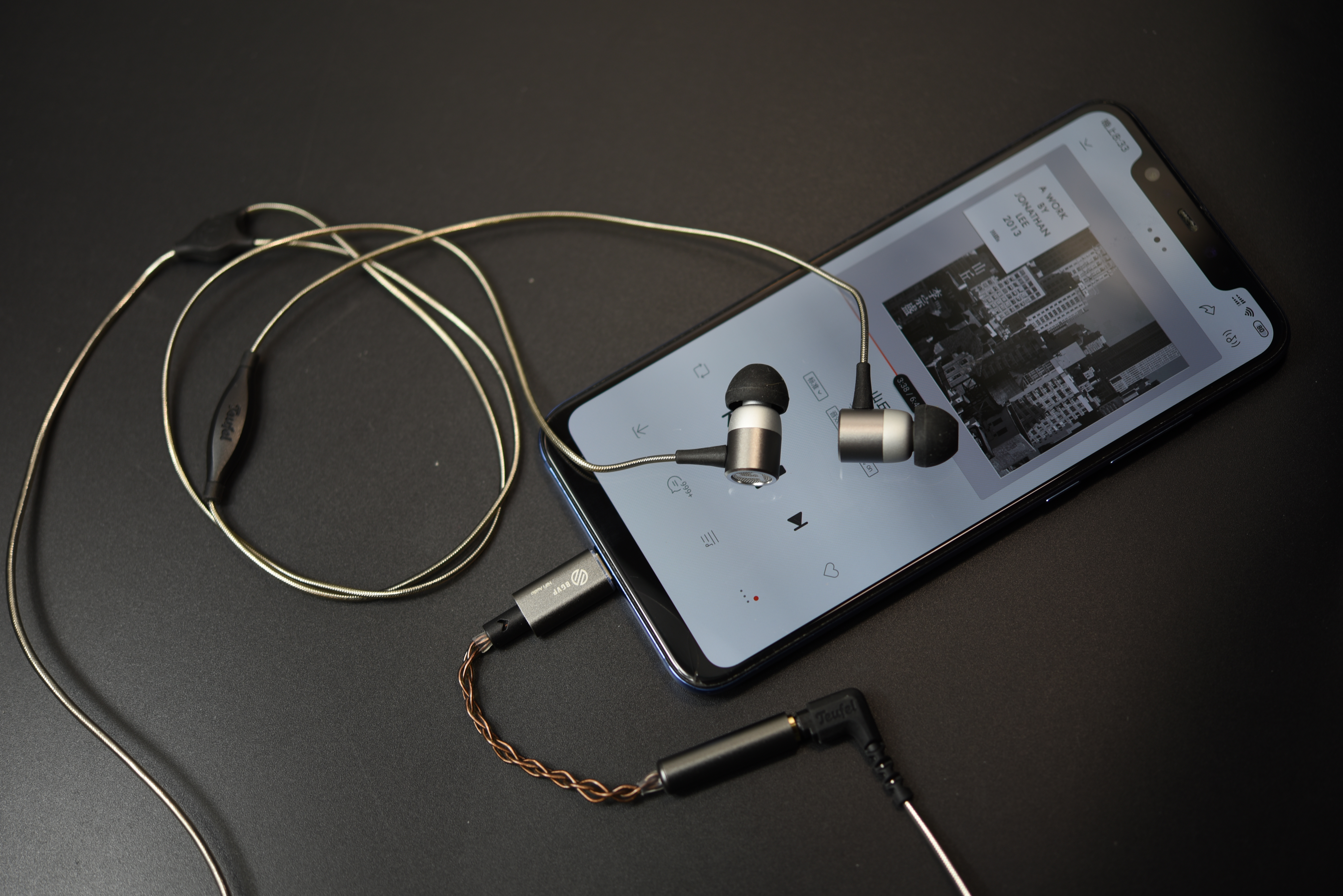 浅入耳耳机和半入耳耳机哪个好,浅入耳式和半入耳式耳机哪个好