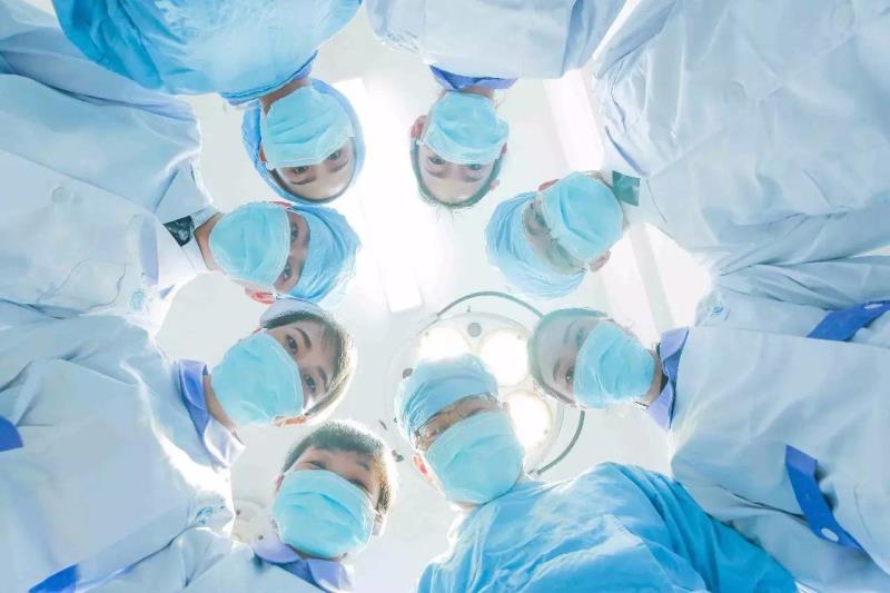 初中毕业可以读医生专业吗,初中毕业生学什么专业可以做医生